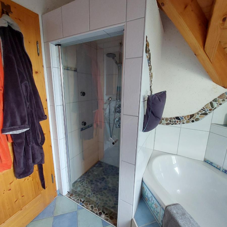 Gaestezimmer In Traumhafter Lage Neben Der Kurstadt Oberthulba Exterior foto